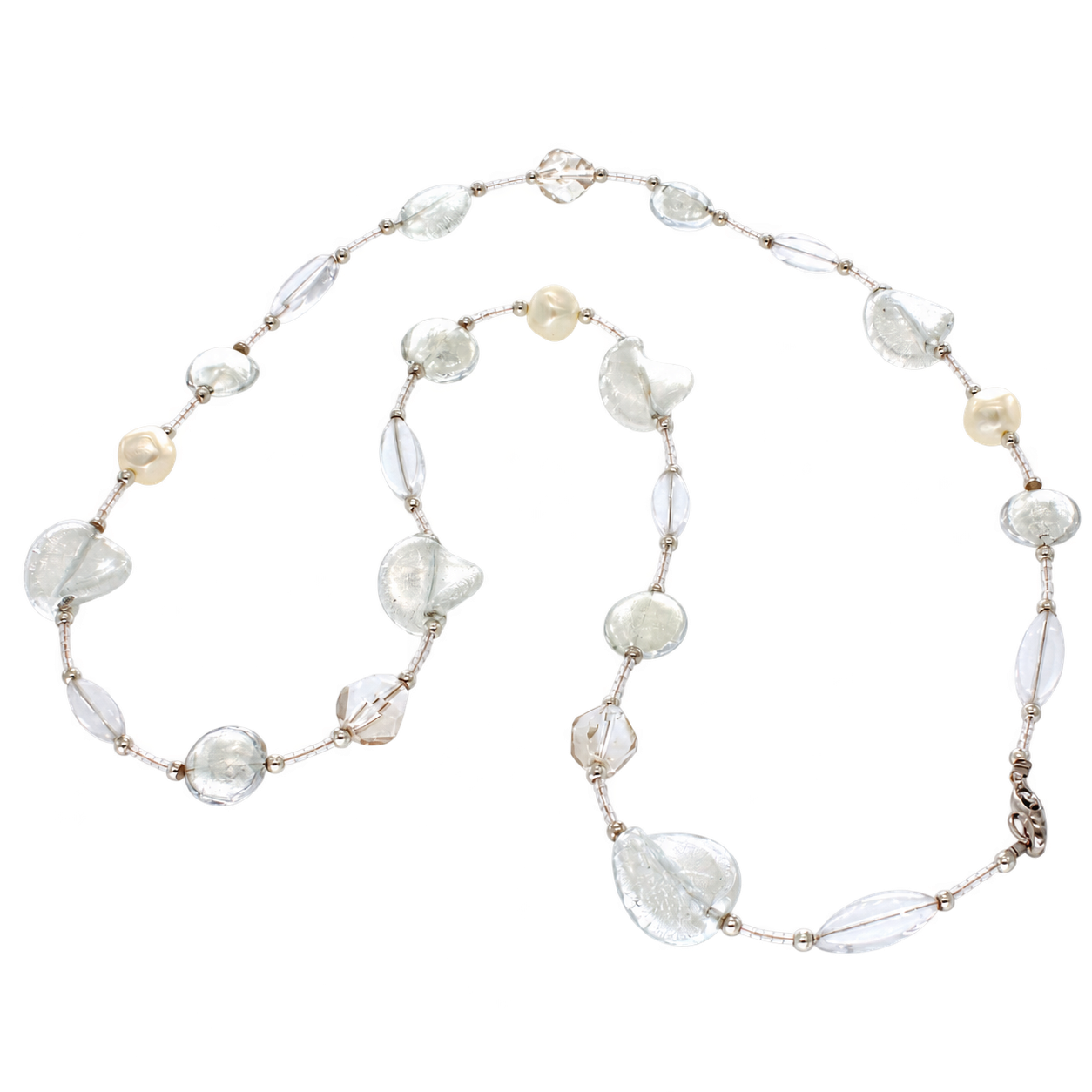 Langes Muranoglas-Collier Azalee in Silber mit transparenten, silbrig schimmernden und cremefarbenen Elementen – Gesamtansicht