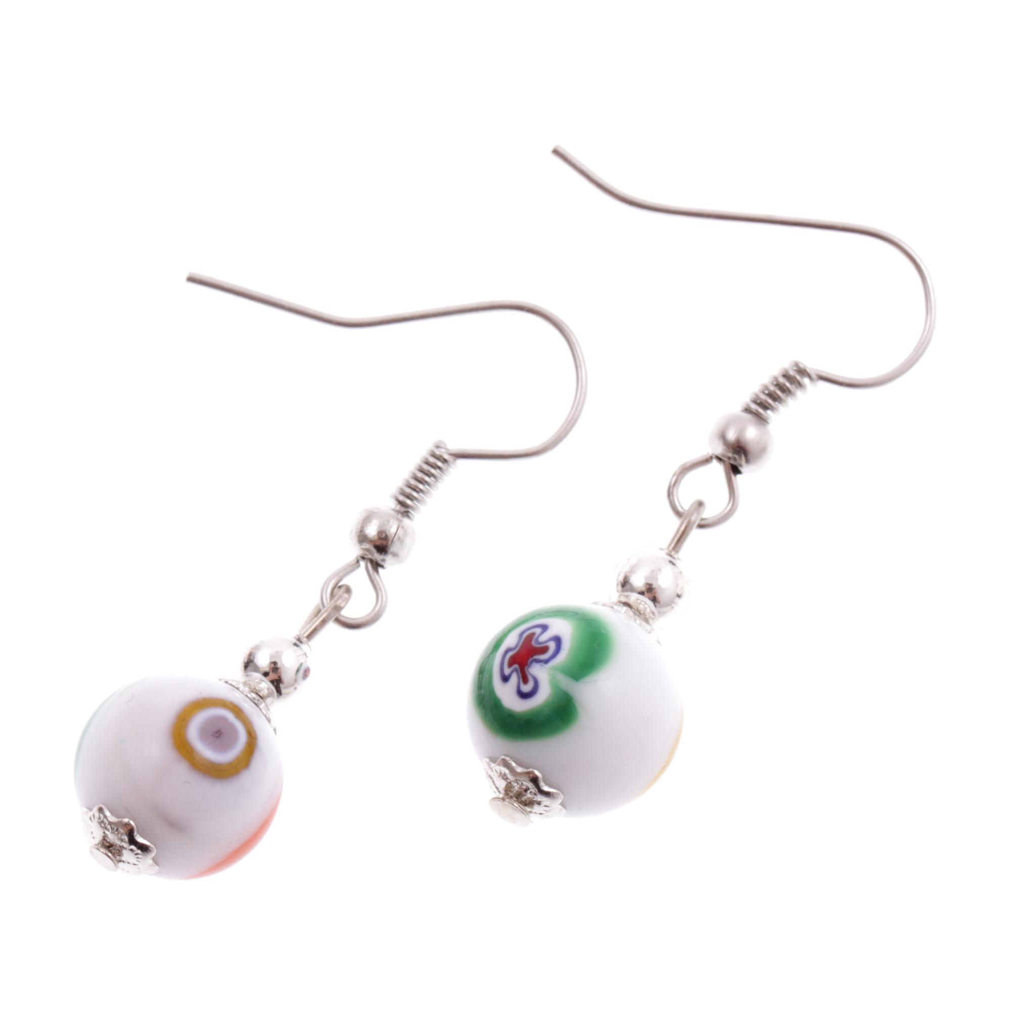 White Mille Fiori Ohrhänger 10 mm Silber; Muranoglas mit Millefiori-Blüten; hochwertig versilberte äußere Metallteile
