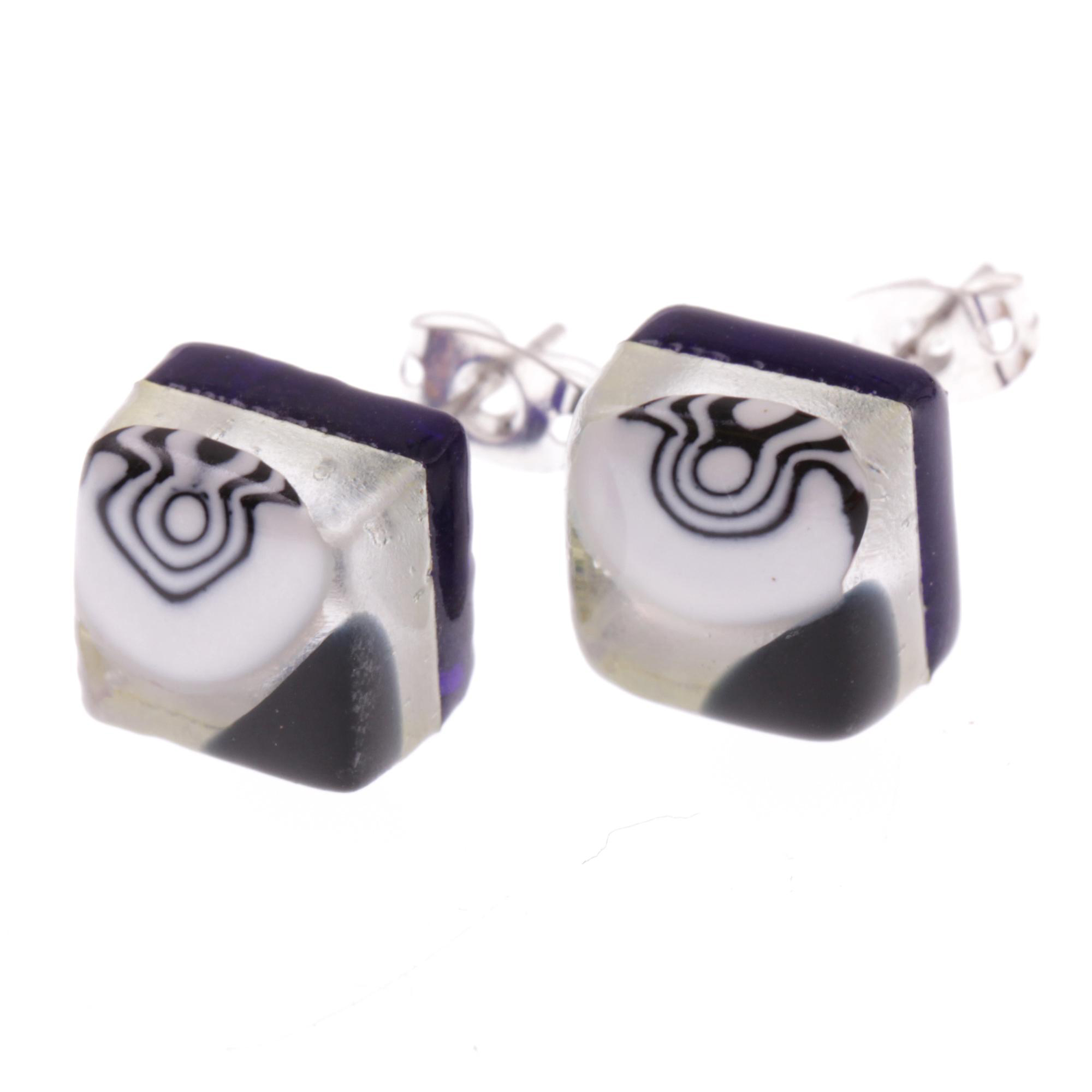 Jolanda Muranoglas Ohrstecker Schwarz/Weiß II; Muranoglas ohne Metalleinlagen; hypoallergene, hochwertig versilberte äußere Metallteile